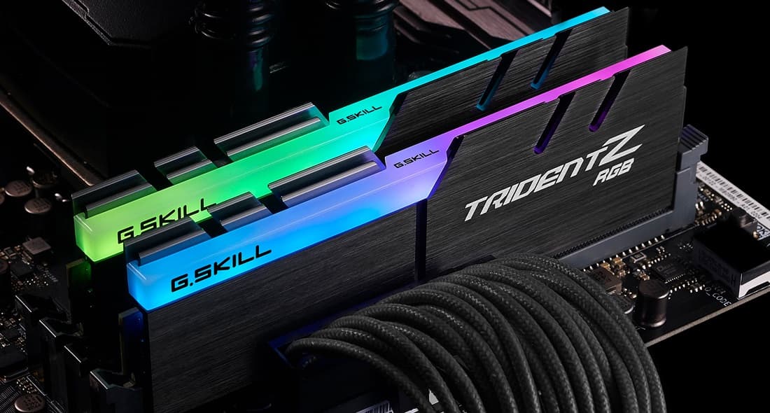 Модуль памяти DDR4 G.SKILL TRIDENT Z RGB 32GB (2x16GB) 3600MHz CL18 (18-22-22-42) 1.35V / F4-3600C18D-32GTZR